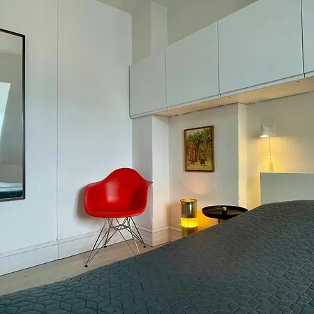 Lejlighed Renovated 1880s Flat High Up In Vesterbro *