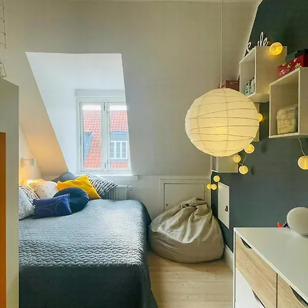 Lejlighed Renovated 1880s Flat High Up In Vesterbro