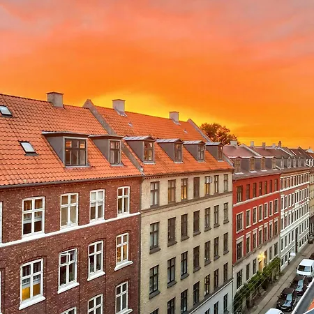 Lejlighed Renovated 1880s Flat High Up In Vesterbro København